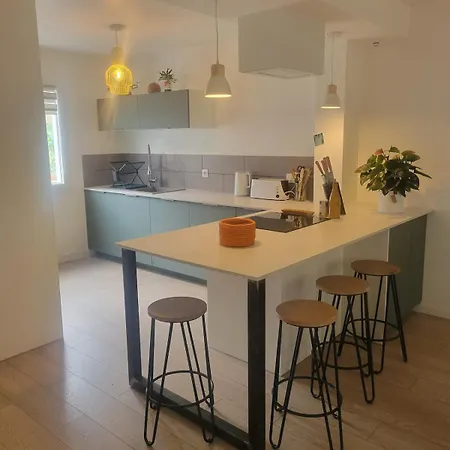 Maison Avec Jardin A - Centre A 5 Min A Pieds *